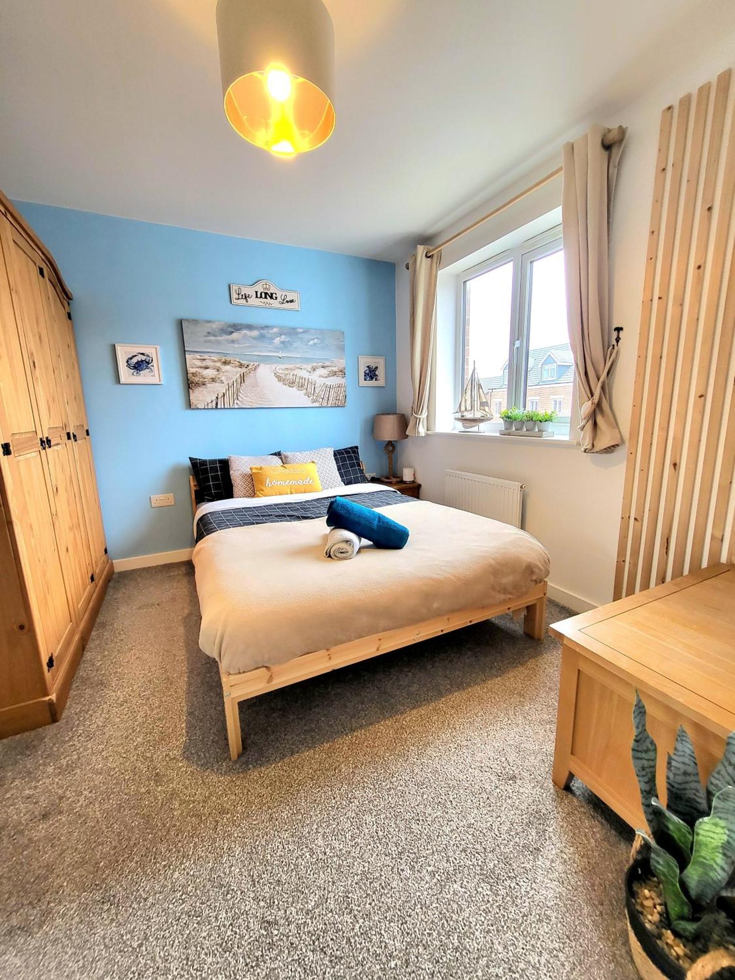 Seaside Beach Themed Home With Garden And Driveway Lytham St Annes Exterior photo
